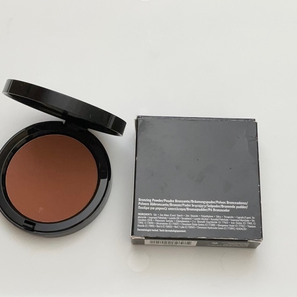 Bobbi Brown Bronzing Powder Deep - Picture 7 of 7